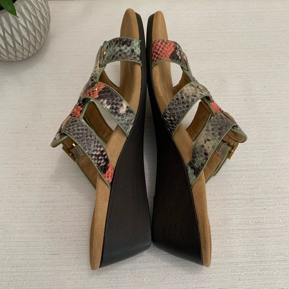 Vionic By Orthaheel Park Radia Mint/Black Crocodile Wedge Sandals Woman’s 8 - Picture 9 of 12